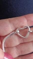 İÇİ BOŞ KALPLİ PANDORA BİLEKLİK