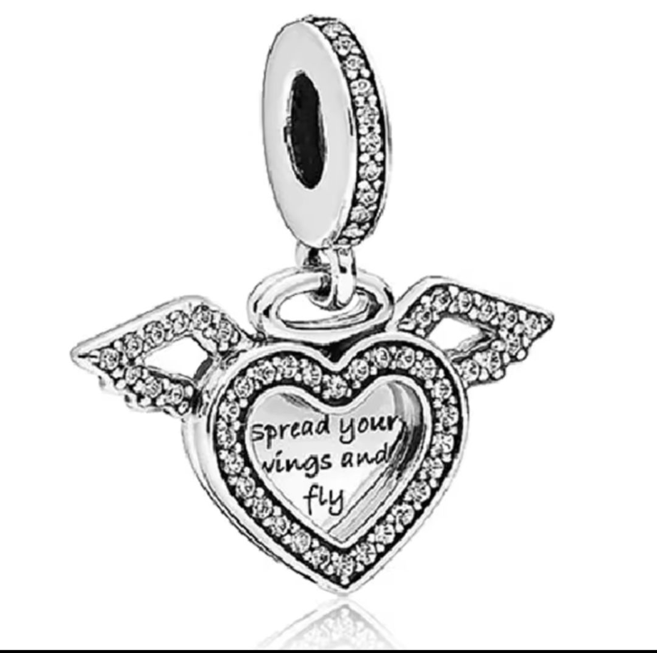KALPLİ KANAT CHARM