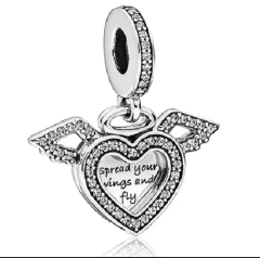 KALPLİ KANAT CHARM