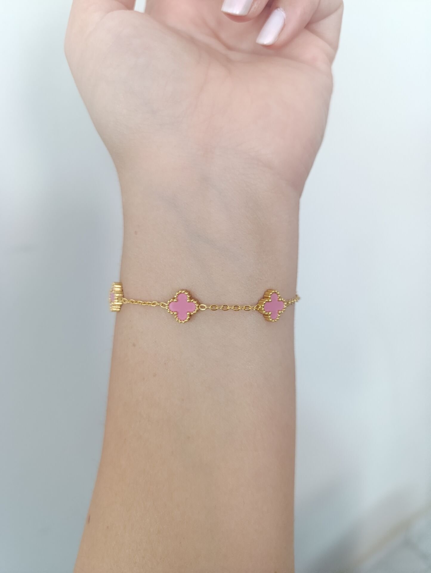 VAN CLEEF PEMBE-GOLD MİNİ BOY BİLEKLİK