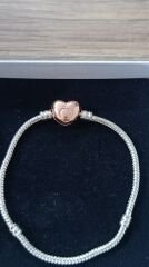 ROSE KALPLİ PANDORA BİLEKLİK